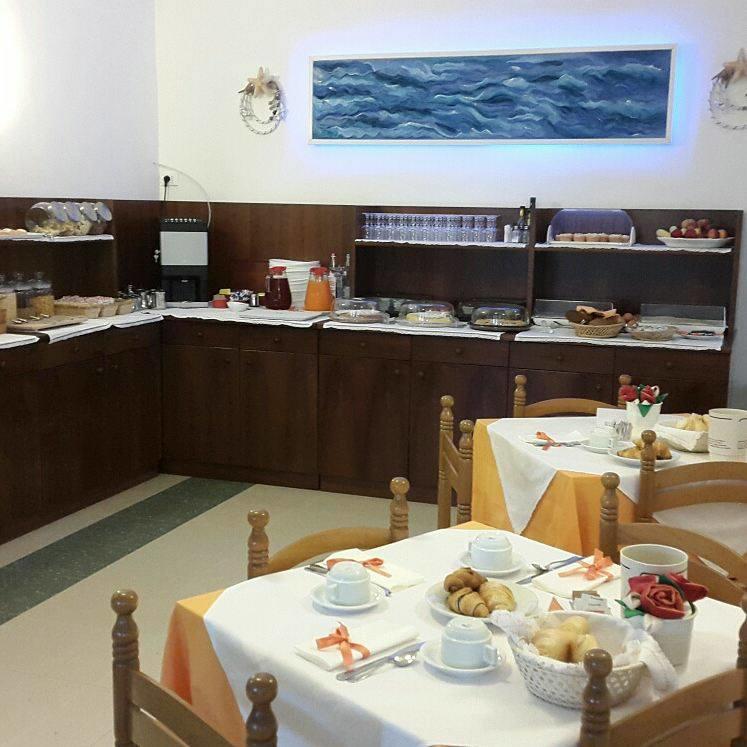 Hotel Fornaro Caorle Exterior foto